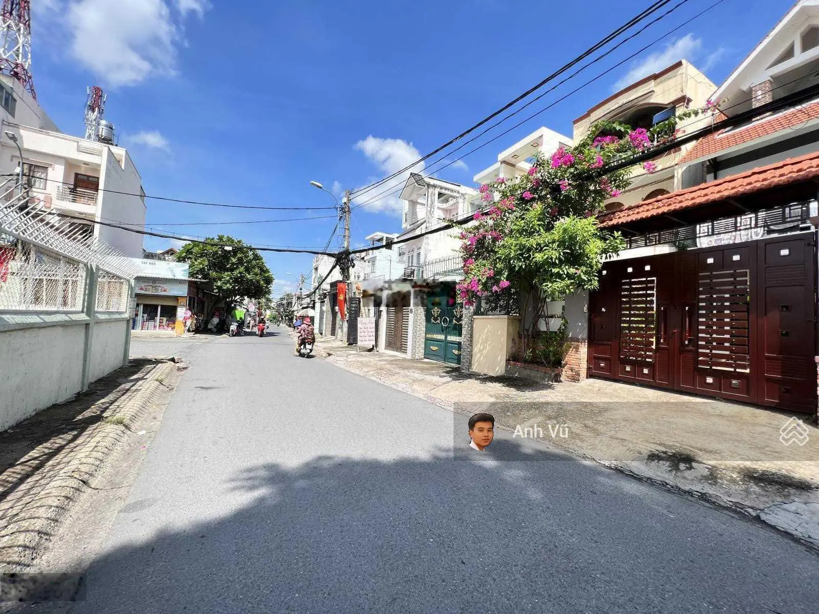 Bán đất sát Đ.Phạm Hùng, gần trường cao đẳng nghề Phường 9 Vĩnh Long. Đất thổ cư 120m2, có sổ riêng