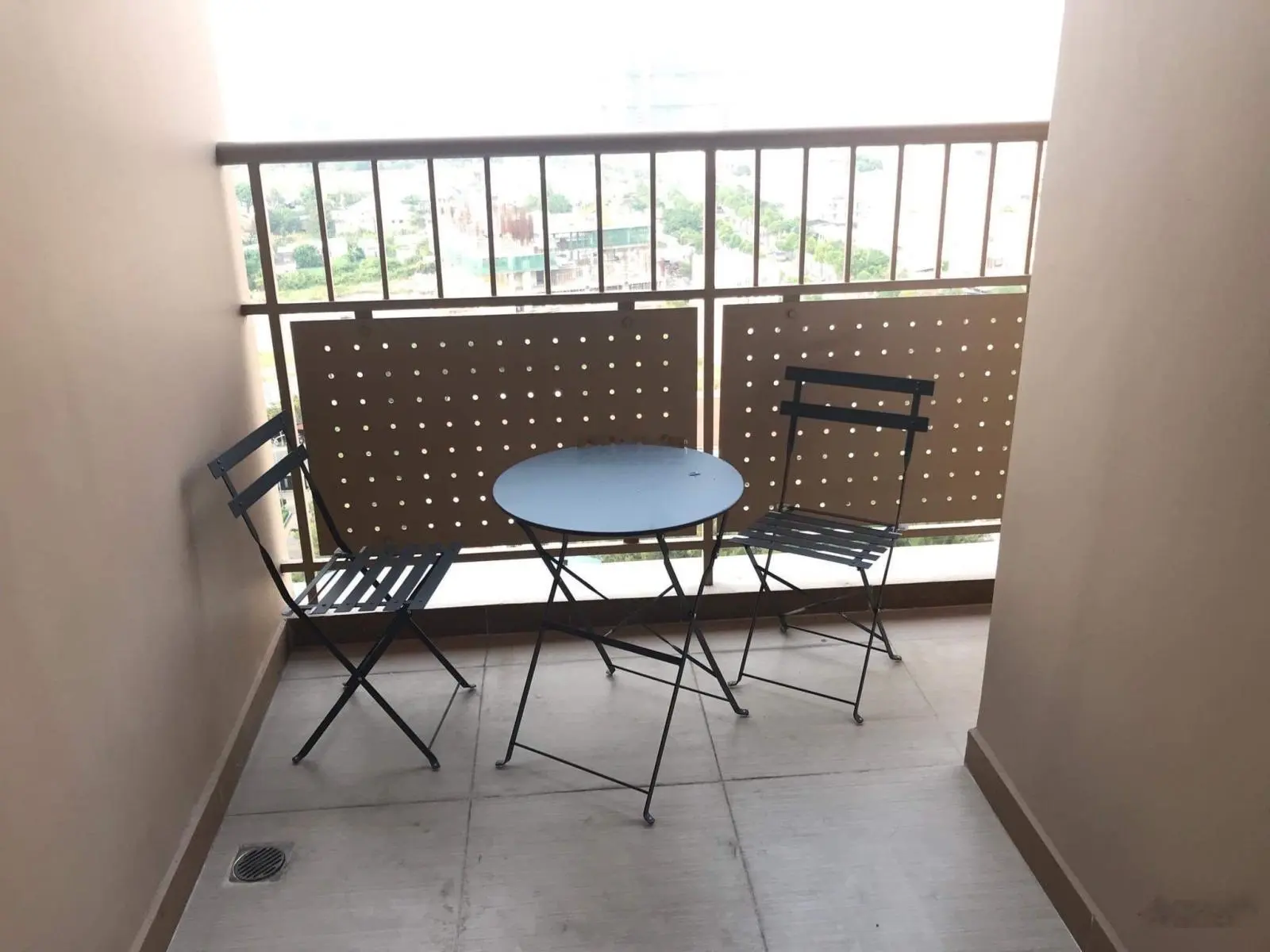 Bán 68m2-2pn -2wc tại Era giá 2 tỷ 250, sổ hồng, ít nội thất. Lh 0966 733 ***