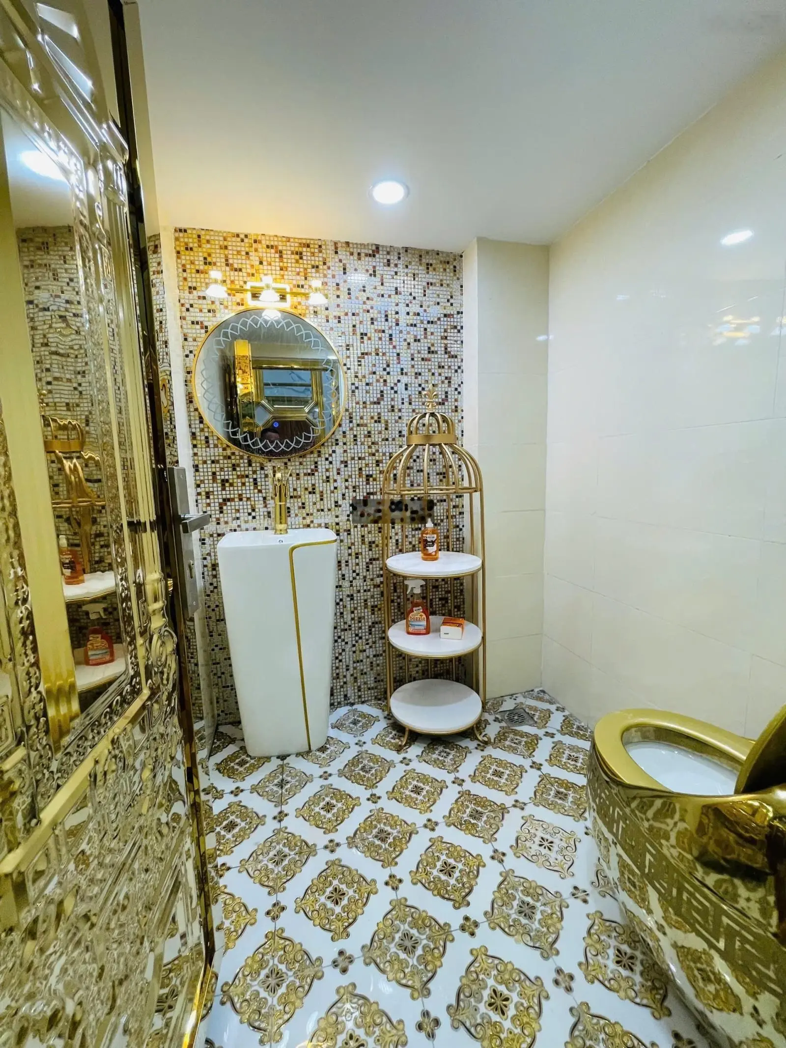 Hiếm bán, phân lô ô tô tránh, gần phố, thang máy, hai thoáng 55m2 Trần Quốc Hoàn, nhỉnh 15 tỷ