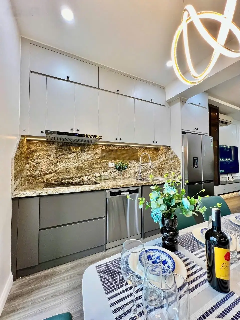 Chính chủ cần bán căn 67,5 m 2PN 2wc Eco Green City, Hà Nội, giá 3,8 tỷ. Liên hệ 0355 075 ***