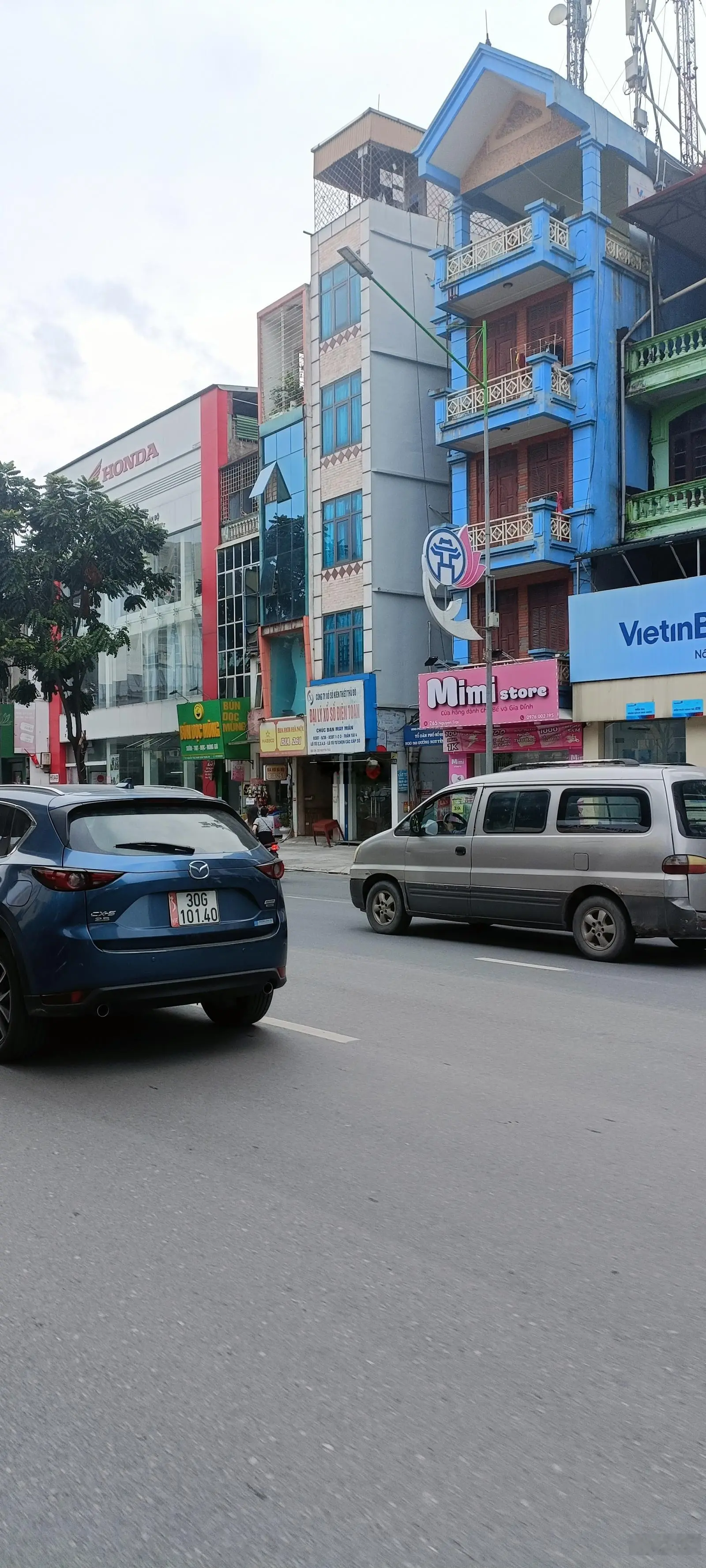 Mặt phố Nguyễn Trãi, Thanh Xuân. Lô góc. DT 42m2 x 3 tầng. Giá 8.6tỷ. Kinh doanh đắc địa. Không lỗi