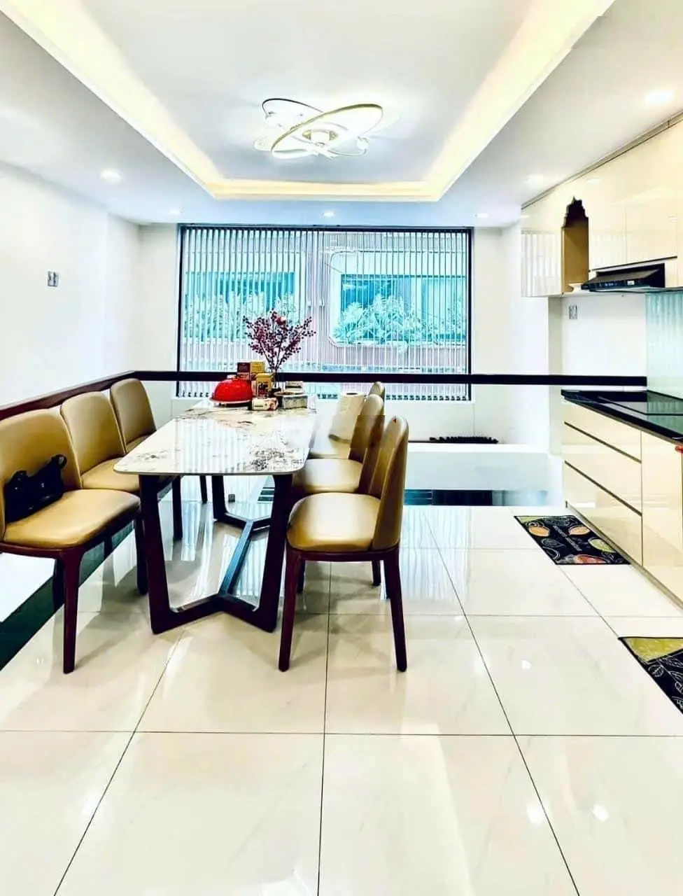 Nhà ngay PCC số 5 Nguyễn Văn Nghi P7 HXH 5m 4 tầng 4pn 5wc xe ngủ trong nhà full nội thất 5x8m
