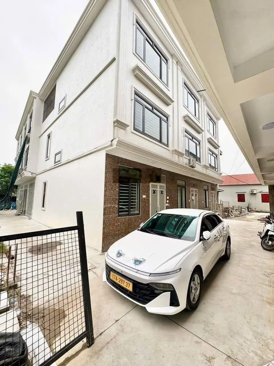 Bán căn 43m2x3T, Đại Tảo, ô tô đậu cửa, 300m trường, chợ, UBND