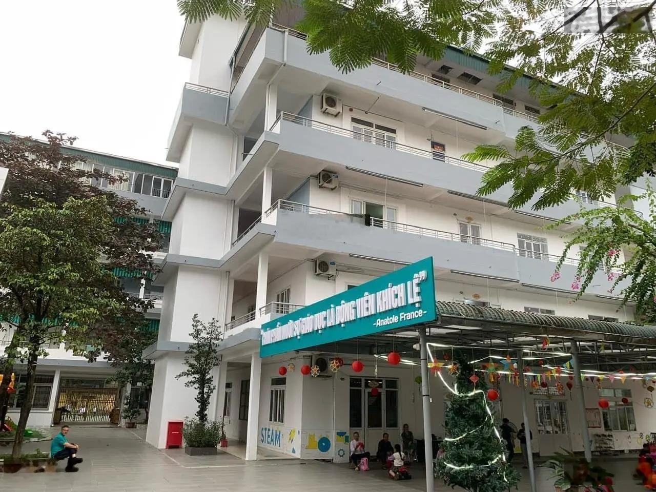 Bán nhà - TT giải trí Sao Mai, Phương Lâm, TP Hoà Bình - 8850m2, rộng 250 m, 80 tỷ
