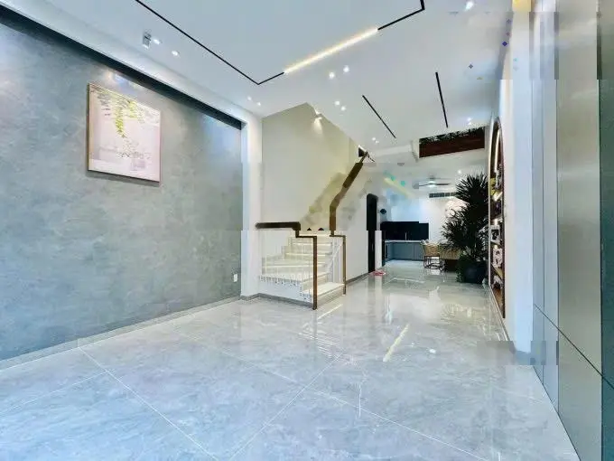 Cần tiền chữa bệnh cô sáu bán gấp Lý Chính Thắng Q3 48m2 Shr hẻm 5m