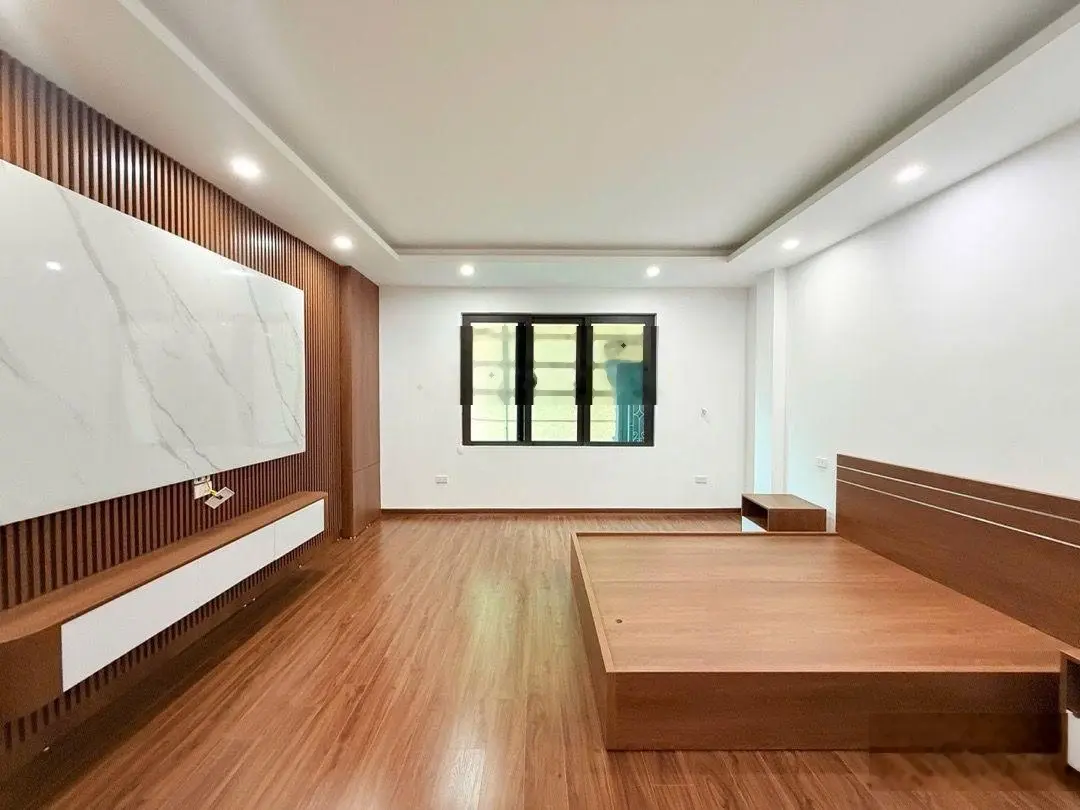 Bán nhà phố Trung Hòa S=39m2 5T - thang máy. Giá nhỉnh 8 tỷ. Nhà mới đẹp long lanh