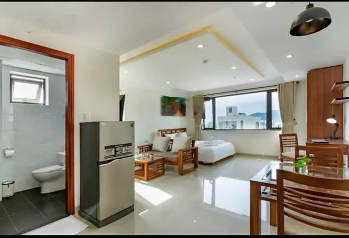 Bán toà khách sạn & căn hộ mặt tiền đường lê thước vị trí sát biển .