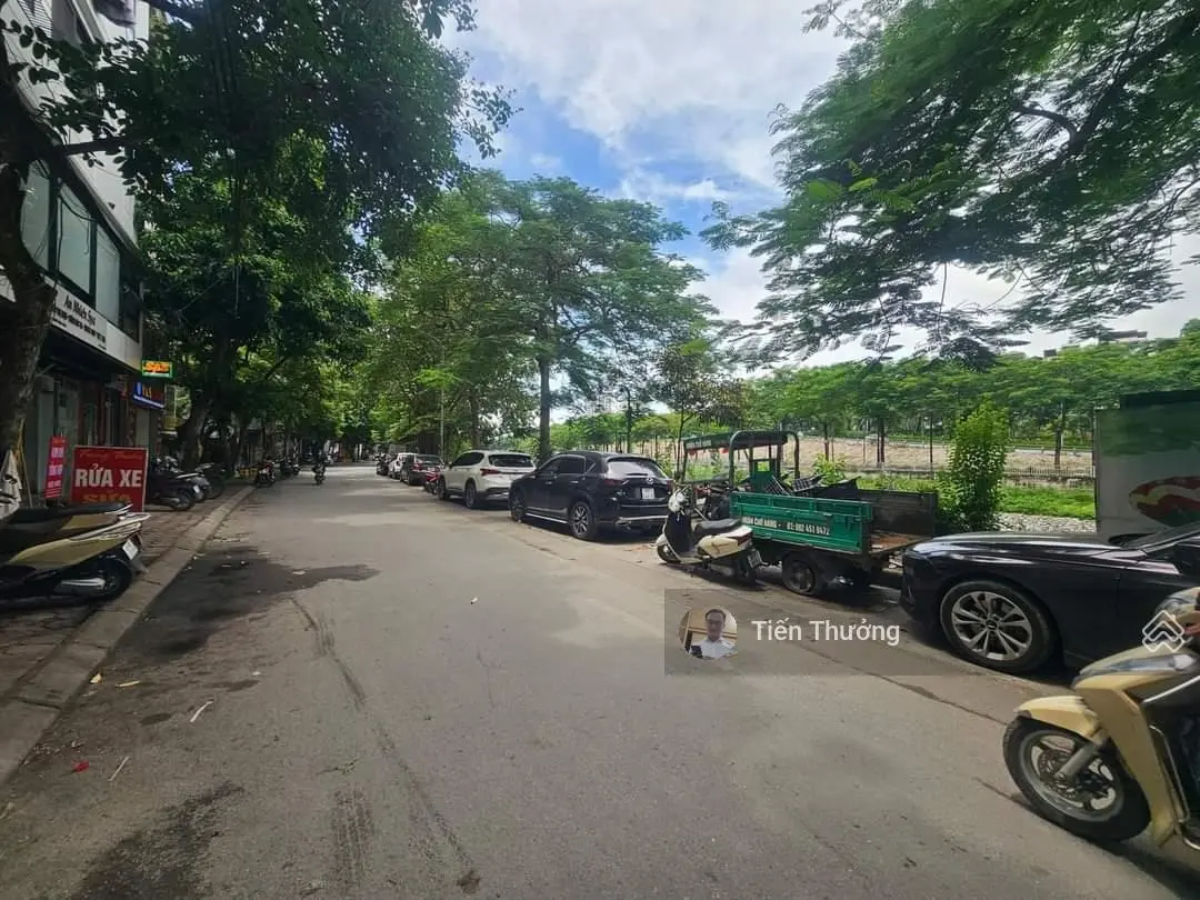 Cần bán!Mặt phố Quan Hoa-Nguyễn Đình Hoàn 67m2,mặt tiền 5,6m,vỉa hè 2 bên,view sông ,sổ vuông đét!!