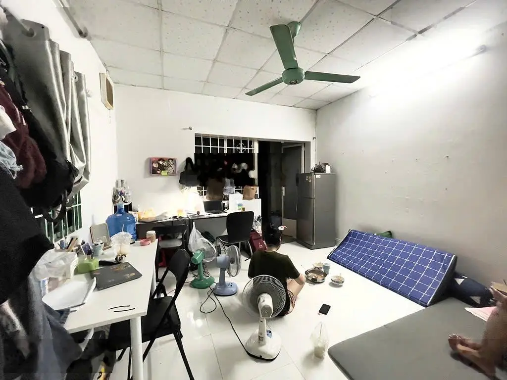 Bán nhà lô góc cực rẻ,tại p1,gò vấp,dt 50m2,sổ hồng riêng,xe hơi đỗ cửa,giá chỉ 5,95 tỷ