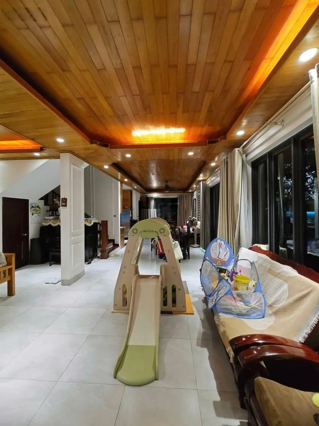 Bán bt gamura. lô góc 3 thoáng, dt,191m x 4 tầng. 5 ngủ. wieu vườn hoa. sổ vuông. giá, 59 tỷ