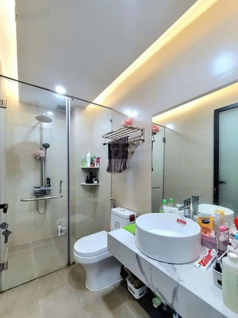 Hàng ngộp! 1 căn duy nhất ở Đội Cung-Q11. Gần Bệnh Viện Quận 11. Đang cho thuê 33triệu. Giá 3tỷ660