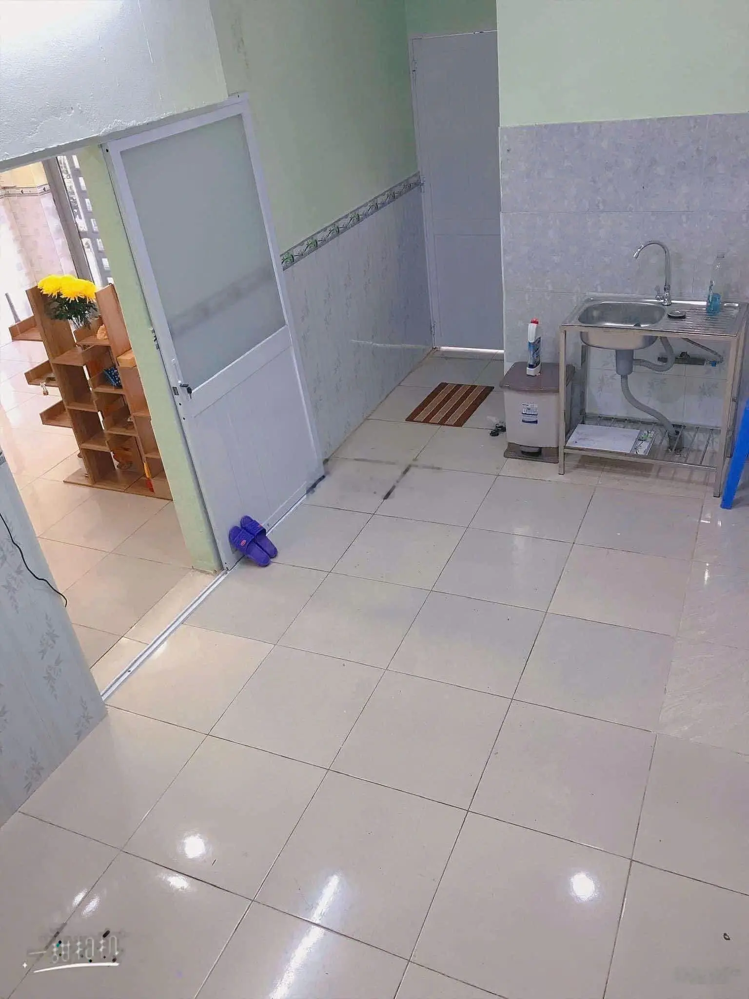 Nhà 1 trệt 1 lầu, ngay ngã tư Thủ Đức, 46m2 đất, giá chỉ 3,6 tỷ, sổ hồng riêng
