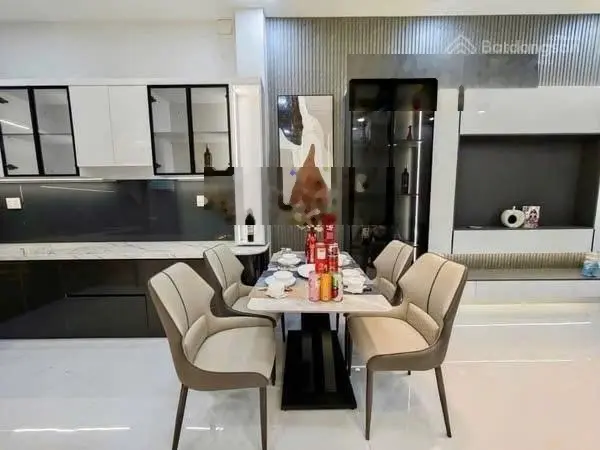 Về quê bán nhà đào duy anh, phú nhuận. hẻm xe hơi. giá 5tỷ 600triệu lh: 0909923162