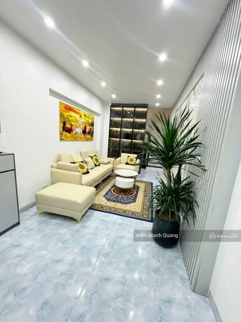 Võng Thị, phố hiếm nhà bán, 37m2. 6 tầng, gần ô tô gần phố, chỉ 7,x tỷ.