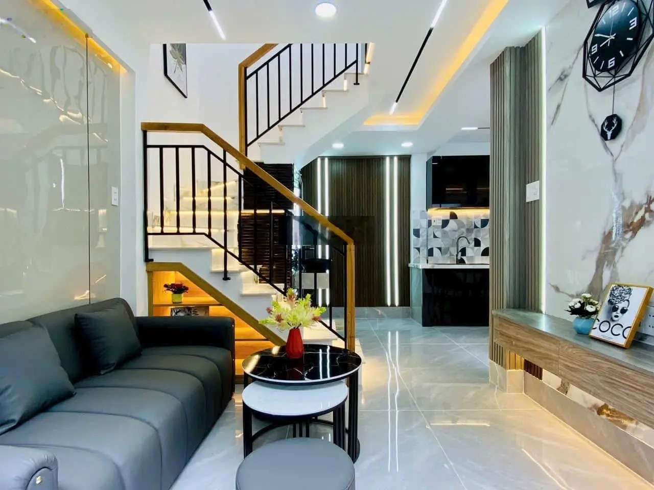 Chủ ngộp cuối năm cần ra gấp căn nhà đường Hoàng Diệu, Quận 4 - 44m2/ SHR - Giá chỉ 3 tỷ 200.
