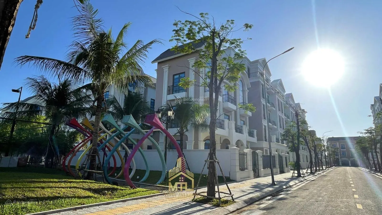 Săn hàng đầu tư nhà phố - biệt thự Vinhomes Quận 9. Liên hệ 0828/030/977 thiện