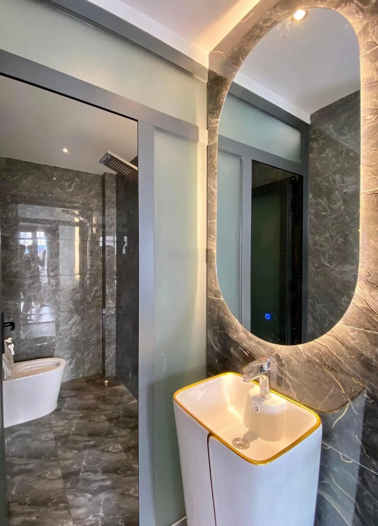 Cô Thư đi định cư Canada cần bán gấp nhà Chiêu Anh Các - Quận 5, gần chợ Hoà Bình. 63,2m2