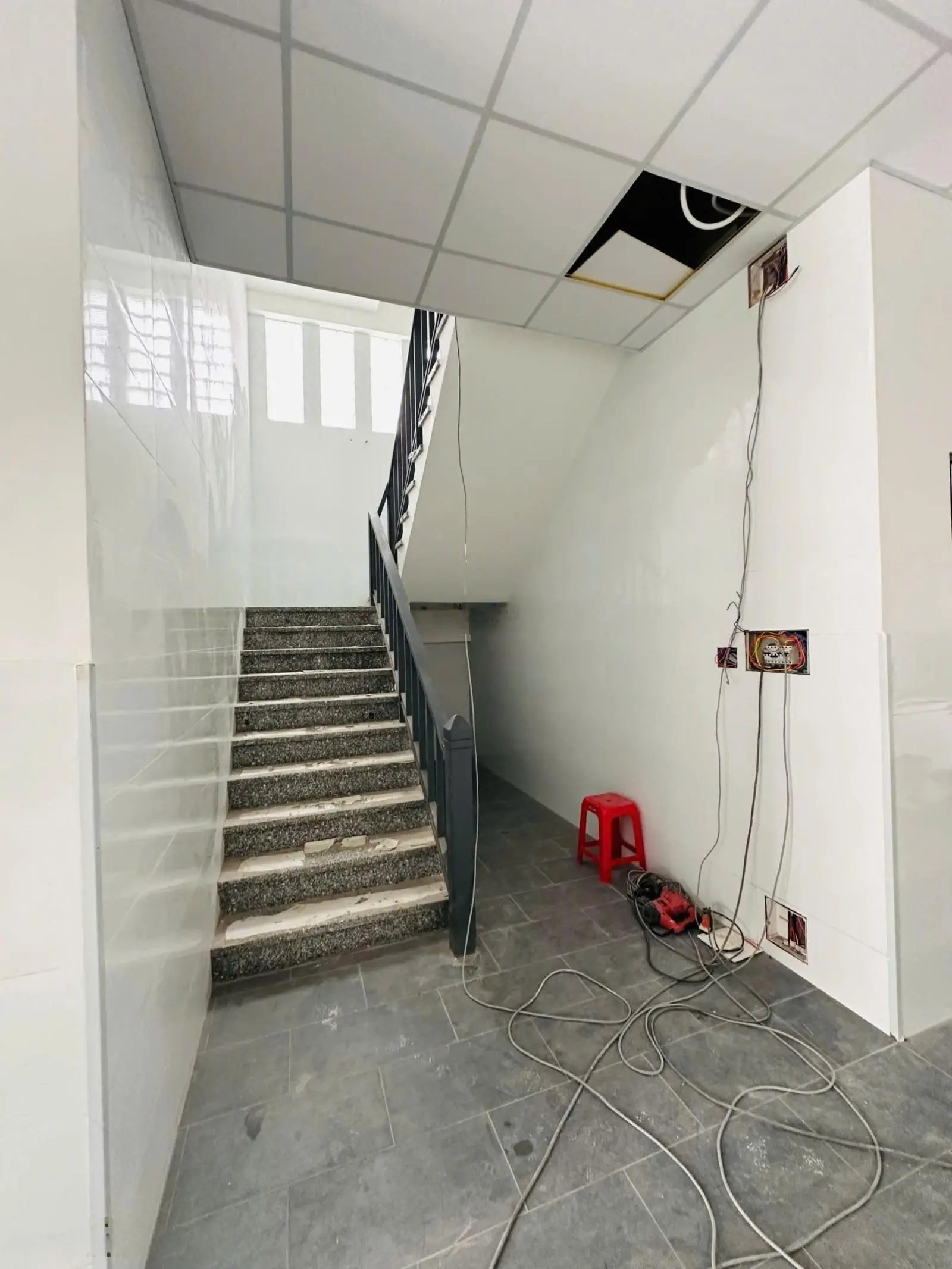 Hàng vip CHDV 3 tầng DT 400m2 có 48P, giá hời chỉ 55tr/m2 ngay Ngã Tư Thủ Đức, thu nhập khủng