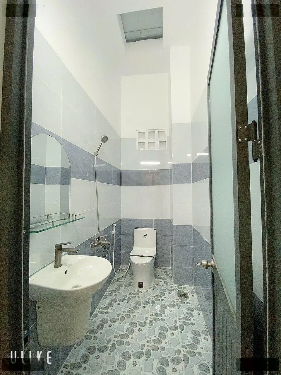 Bán nhà lầu mới 100% sổ hoàn công nhà 3 p ngủ vị trí góc 2 mặt tiền lộ oto đậu trước nhà