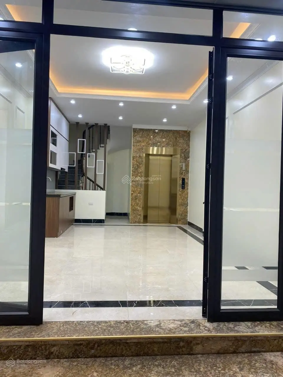 Bán nhà 155 Cầu Giấy, một ngoặt đến nhà xây mới thang máy 40m2 6 tầng, lô góc siêu thoáng hơn 10 tỷ
