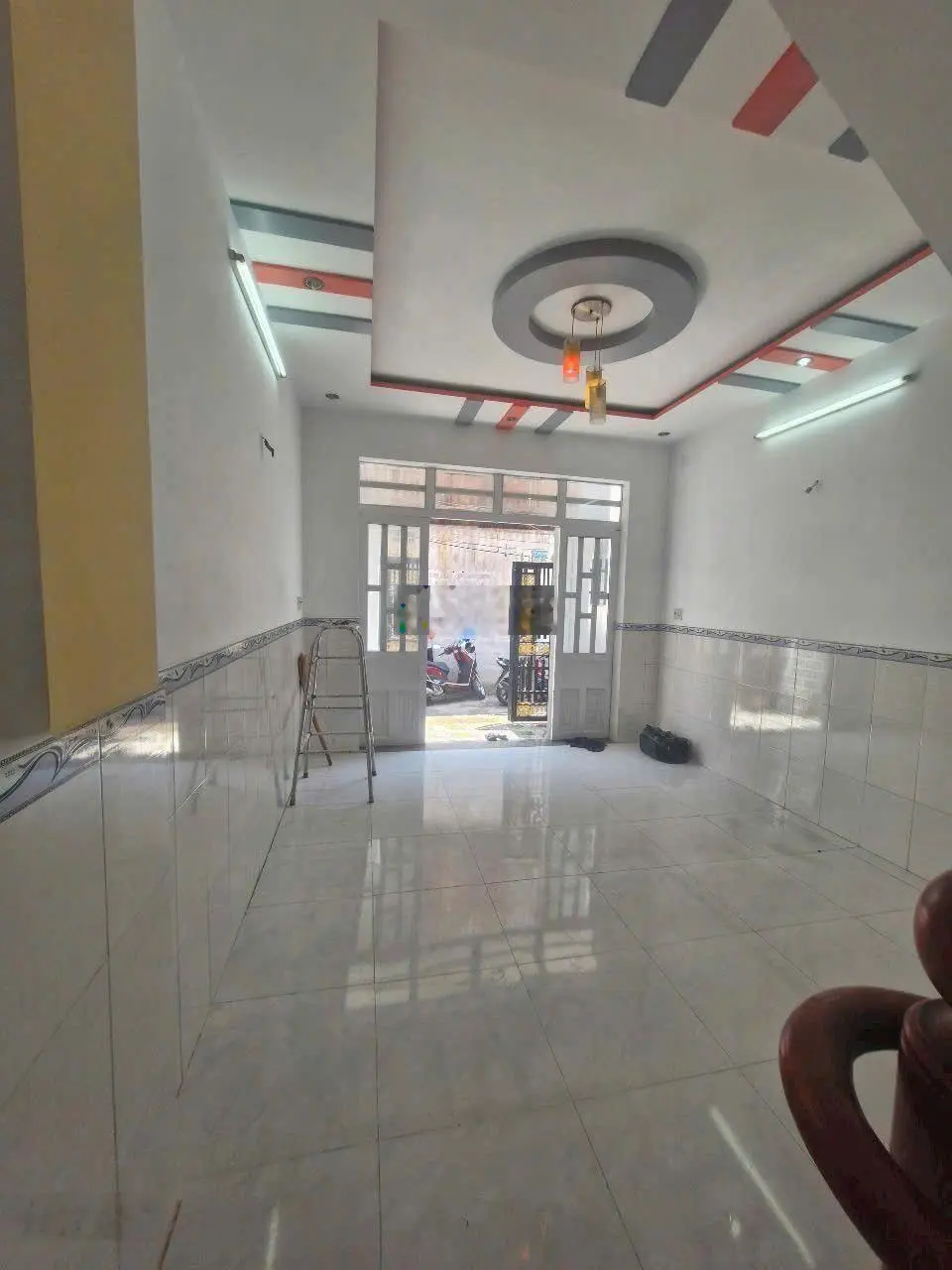 Nhà đẹp 2ph ngủ ngay ngã năm quách điêu vào 300m