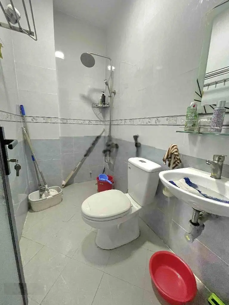 Nhà đẹp mặt tiền Tân Bình - Nguyễn Bá Tòng - sát ngã tư 7 Hiền - 70m2 - 4 tầng - hơn 10 tỷ TL