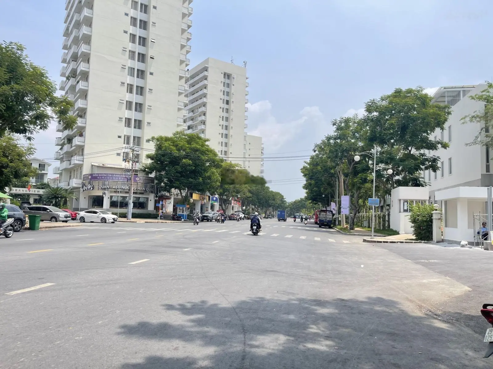 Bán nhanh shophouse góc 2 mặt tiền đường Nguyễn Đức Cảnh vị trí đep, hợp đồng thuê ổn định