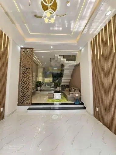 Ngộp vốn bán gấp nhà Trương Quyền P6 Q3. DT 82,8m2 giá 3tỷ7 gần chợ Tân Định. Đang cho thuê 28tr/th