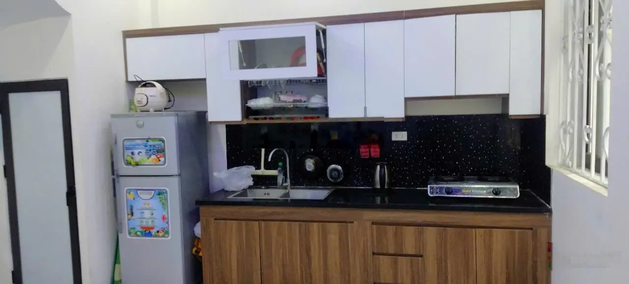 Gia đình tôi bán nhà 5 tầng thuộc tổ 1 Yên Nghĩa, cách mặt đường Quang Trung Quốc Lộ 6 có 20m