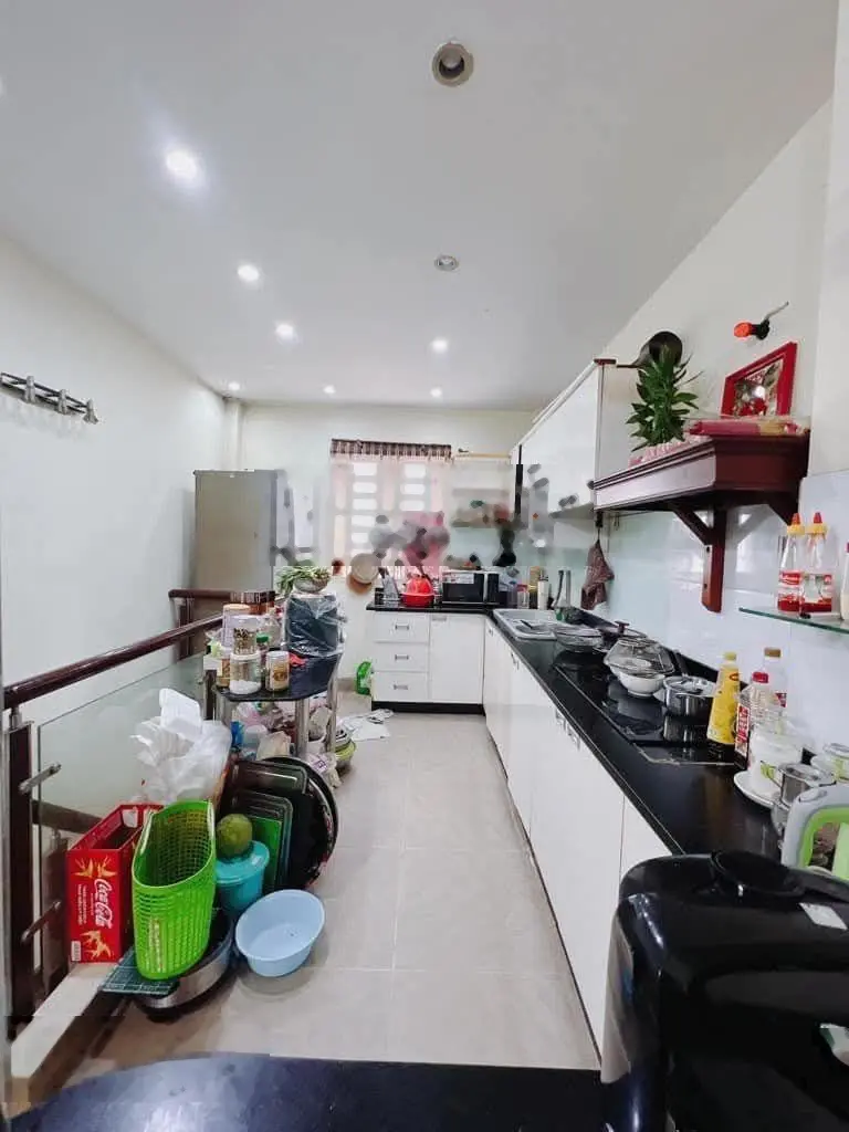 Nhà 5 tầng Tôn Đản phường 4 quận 4, trung tâm Q4 hẻm 3,5m DT: 35m2 (3.2 x 12.5) giá mềm 5tỷ9 TL