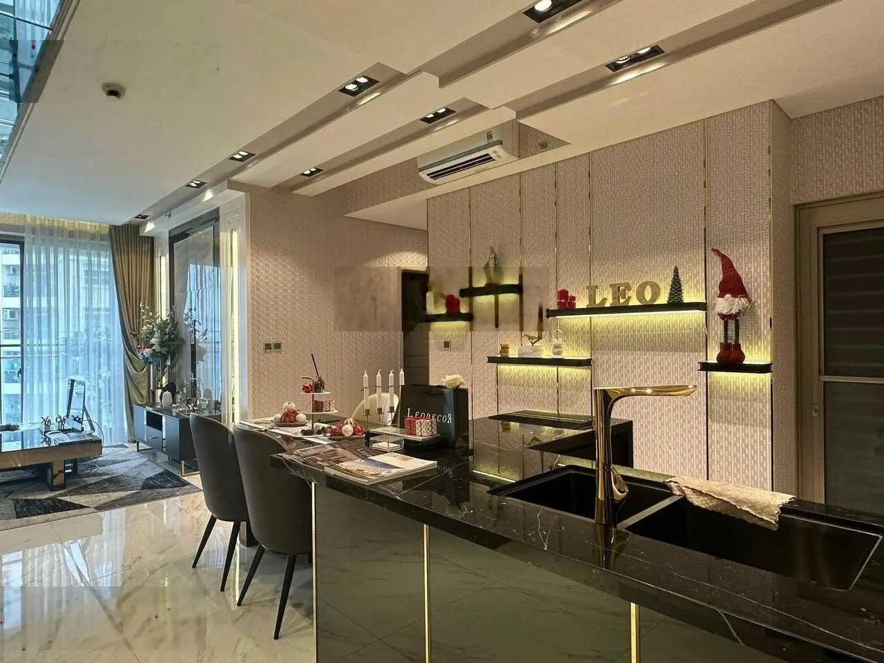 Chính chủ bán gấp căn hộ Midtown Phú Mỹ Hưng 90m2 2PN, 2WC giá chỉ 5.5 tỷ bao thuế phí, có sổ hồng