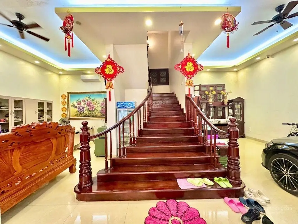 -bán nhà khu đấu giá tứ hiệp, gần trường chu van an, ngô sỹ kiện hàng xóm cc iec dt: 126m/giá 17,5t