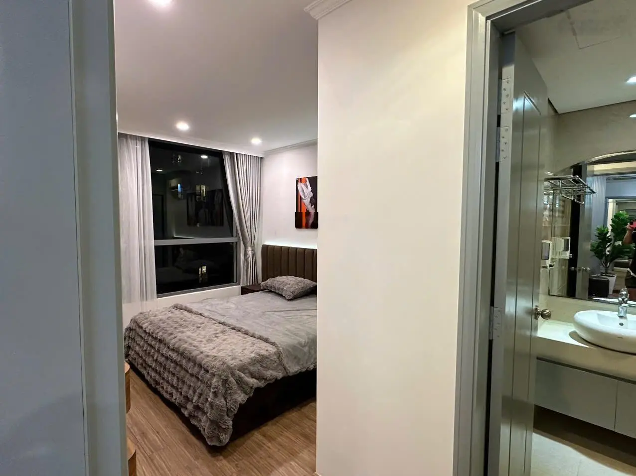 Em chính chủ bán căn góc 2PN - Times City, dt 80m2, ban công Đông Nam, nhà đẹp như ảnh. Giá 6.5 tỷ