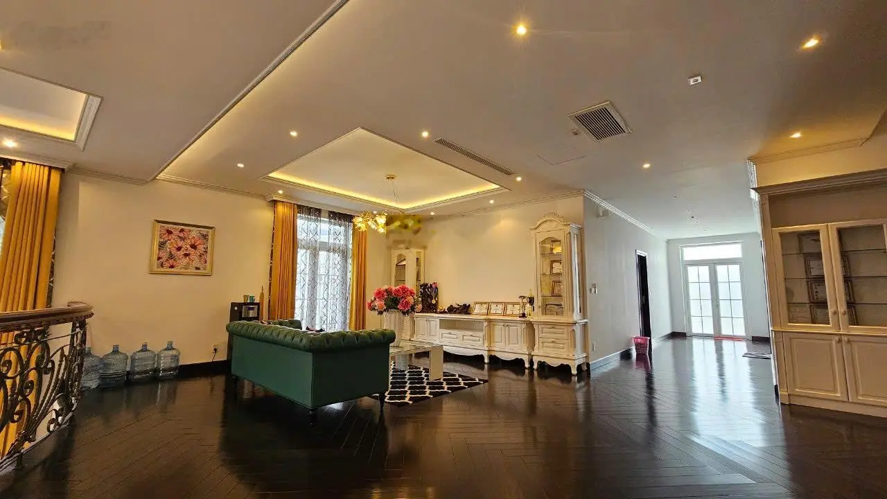 Bán gấp dinh thự Hoàng Gia Phường Thảo Điền, TP. Thủ Đức Giảm giá mạnh cho KH thanh toán nhanh