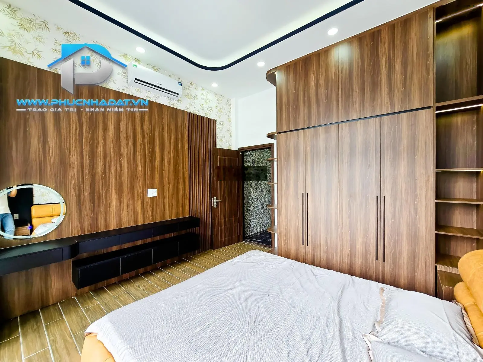 Nhà Đẹp Quận 7 Sang Trọng Tiện Nghi Full Nội Thất Đường Huỳnh Tấn Phát - Giá 5.5 Tỷ, 4x12m