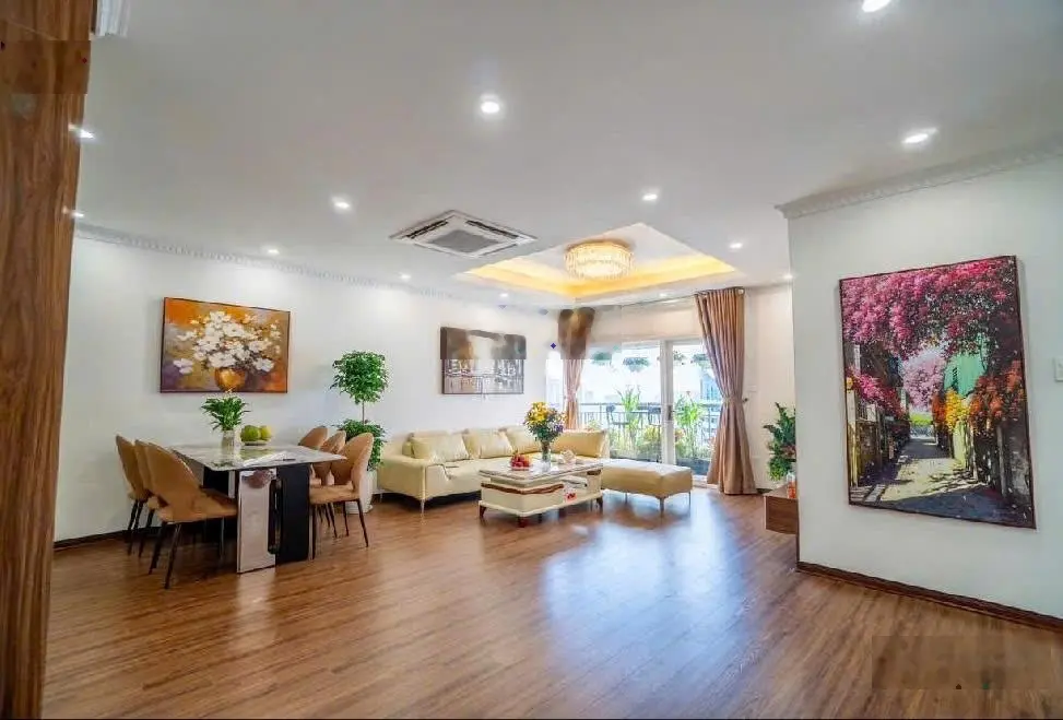 Chung cư CC Nguyễn Chí Thanh, Đống Đa, đẹp như KS, góc, 3 thoáng, 4 ngủ, 149m2, giá: 10,5 tỷ