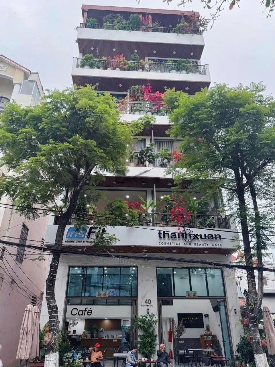 Bán toà nhà ở kết hợp văn phòng MT Nguyễn Du, Hải Châu, full nội thất thang máy