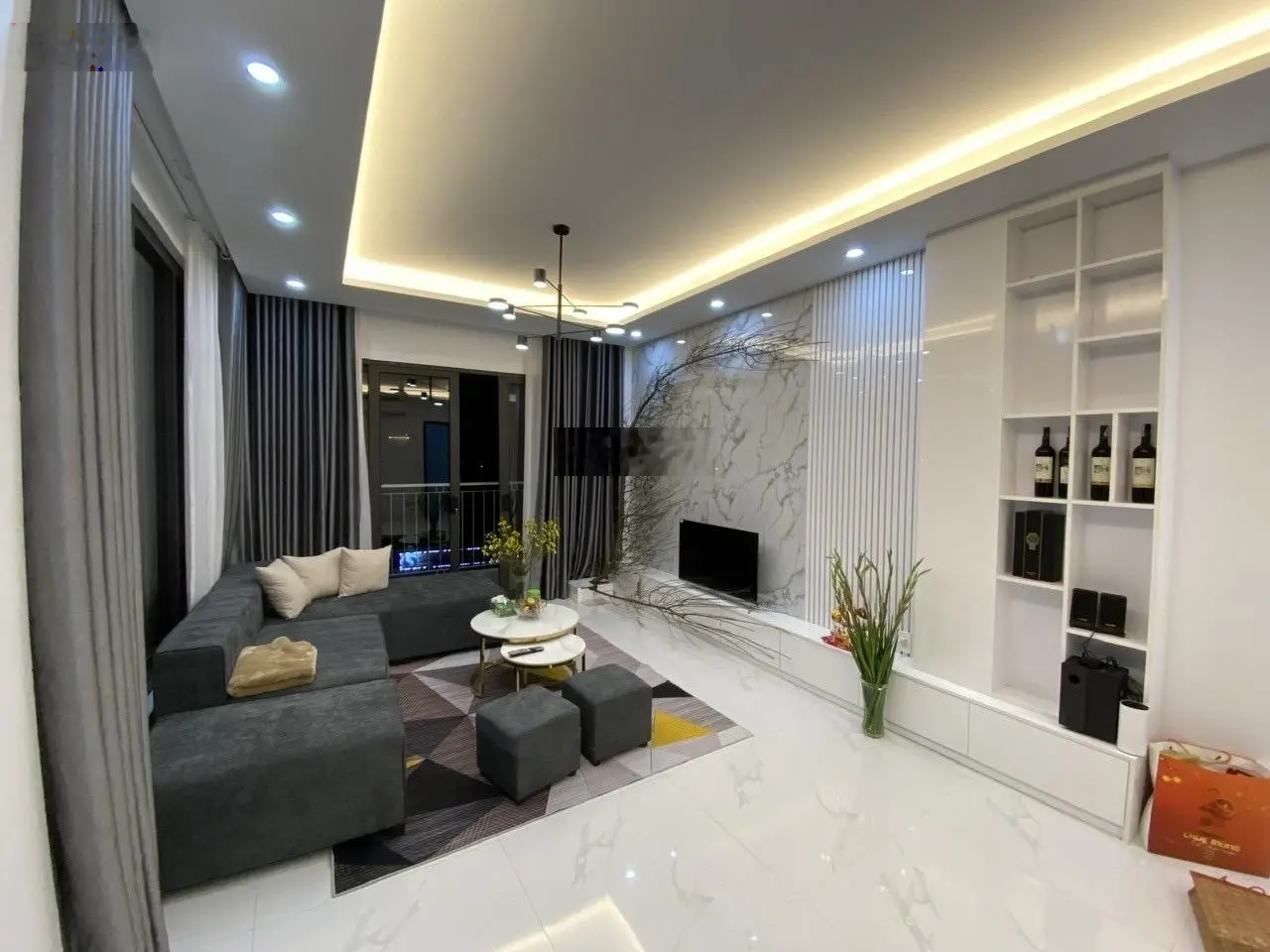 Mặt phố Đặng Vũ Hỷ - vỉa hè rộng 7m - nhà 5 tầng mới - kinh doanh đỉnh