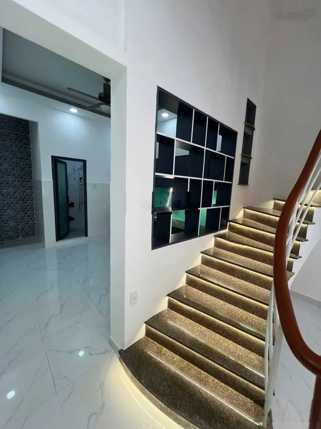Bán nhà mới xây đẹp lung linh đường Nguyễn biểu P2 Q5. Hẻm thẳng cách đường 30m (4x14m) 8.9 tỷ