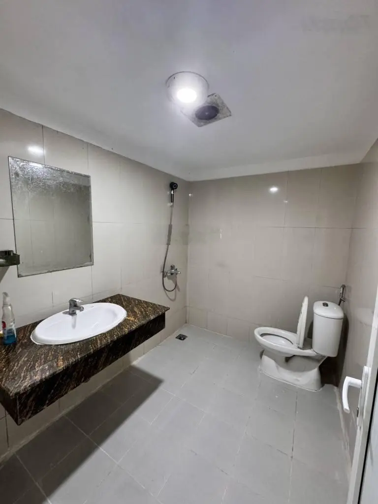 NHÀ MỚI XÂY, Vị trí năm ngay đầu Phố Phúc Lợi, khu VIP hàng xóm KĐT Việt Hưng, Vinhome riverside.