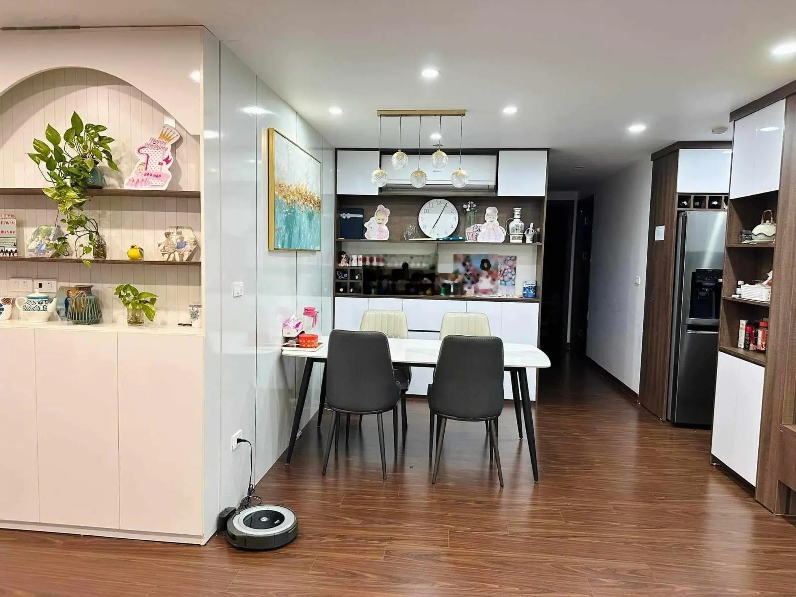 Cần tiền bán gấp căn Vinaconex 2 - Kim Văn Kim Lũ, S = 107m2, 3PN, 2WC, giá 5.56 tỷ. LH: 0985 232 ***