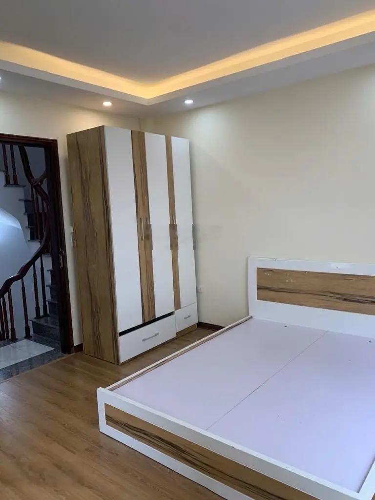 Nhà đẹp lô góc Cổ Linh, 33m2 x 5 tầng, trước nhà 3m; tặng đến 99% nội thất, 4.85 tỷ có thương lượng