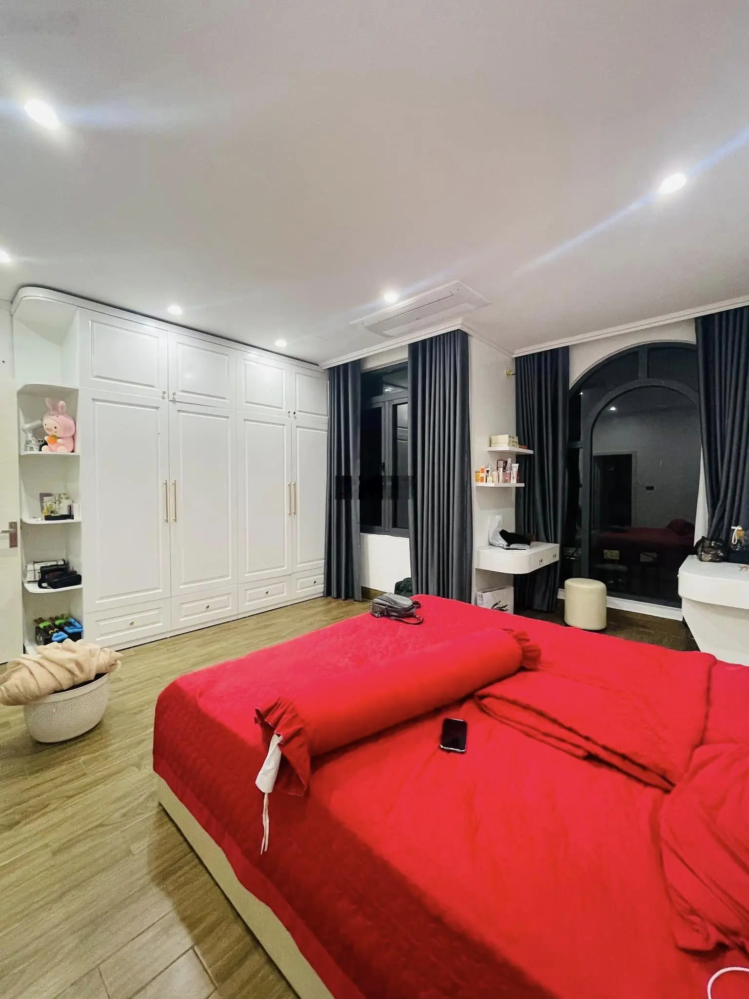 Giá sốc! Bán nhà phân lô - Thang máy - 80m2 - MT 5m - 7T - gara ô tô - KD - Ngõ 93 Hoàng Văn Thái