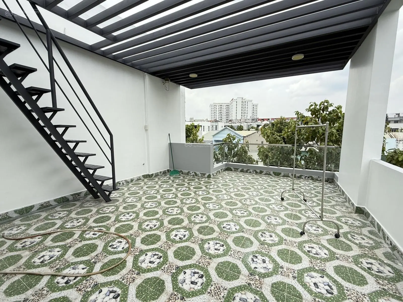 Bán nhà KDC Hiệp Thành 3, nhà 1 trệt 2 lầu 4 phòng ngủ, sân oto nhà đã hoàn công