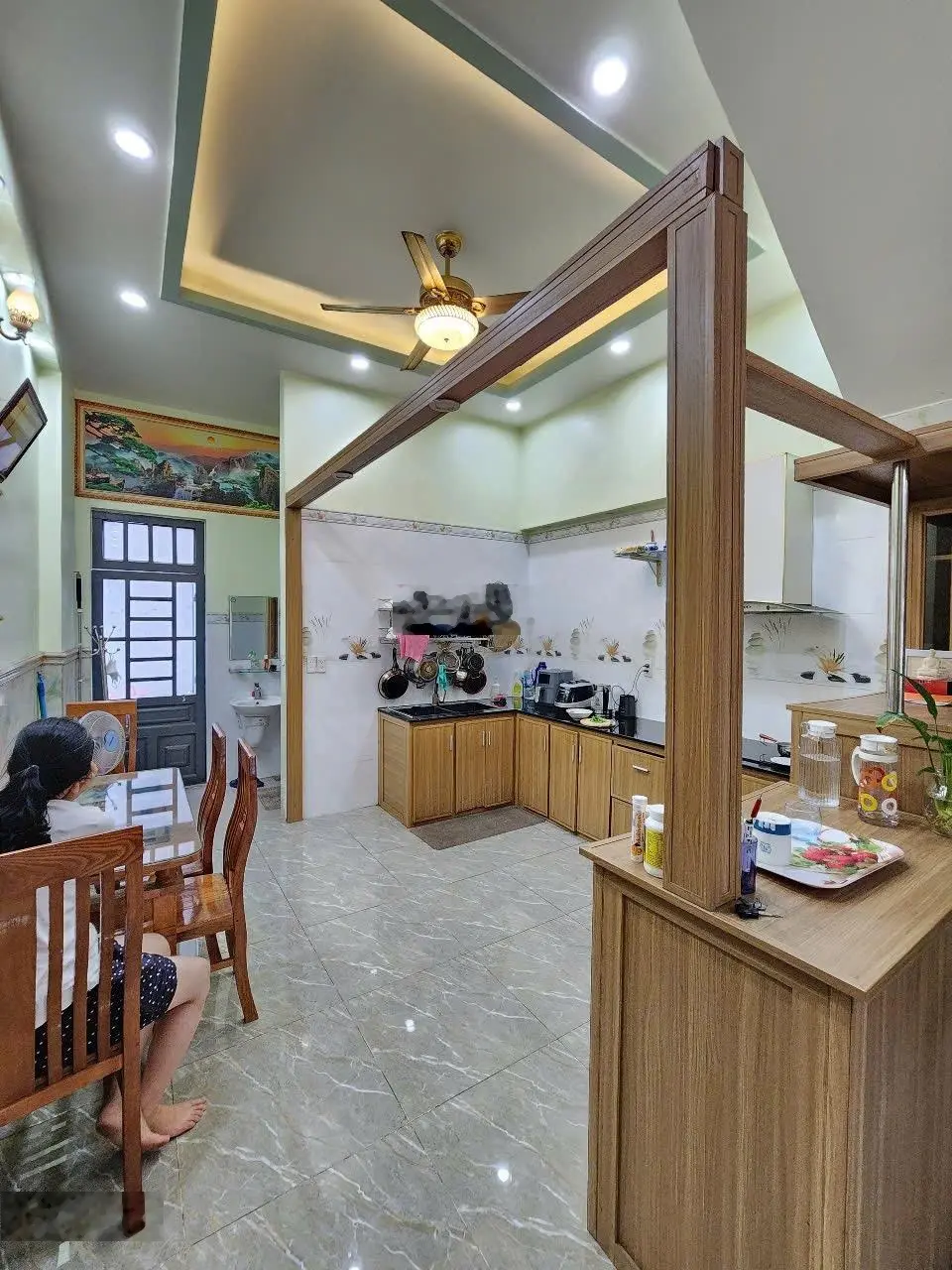 Nhà 1 trệt 2 lầu, đường 13m. Sổ hồng riêng