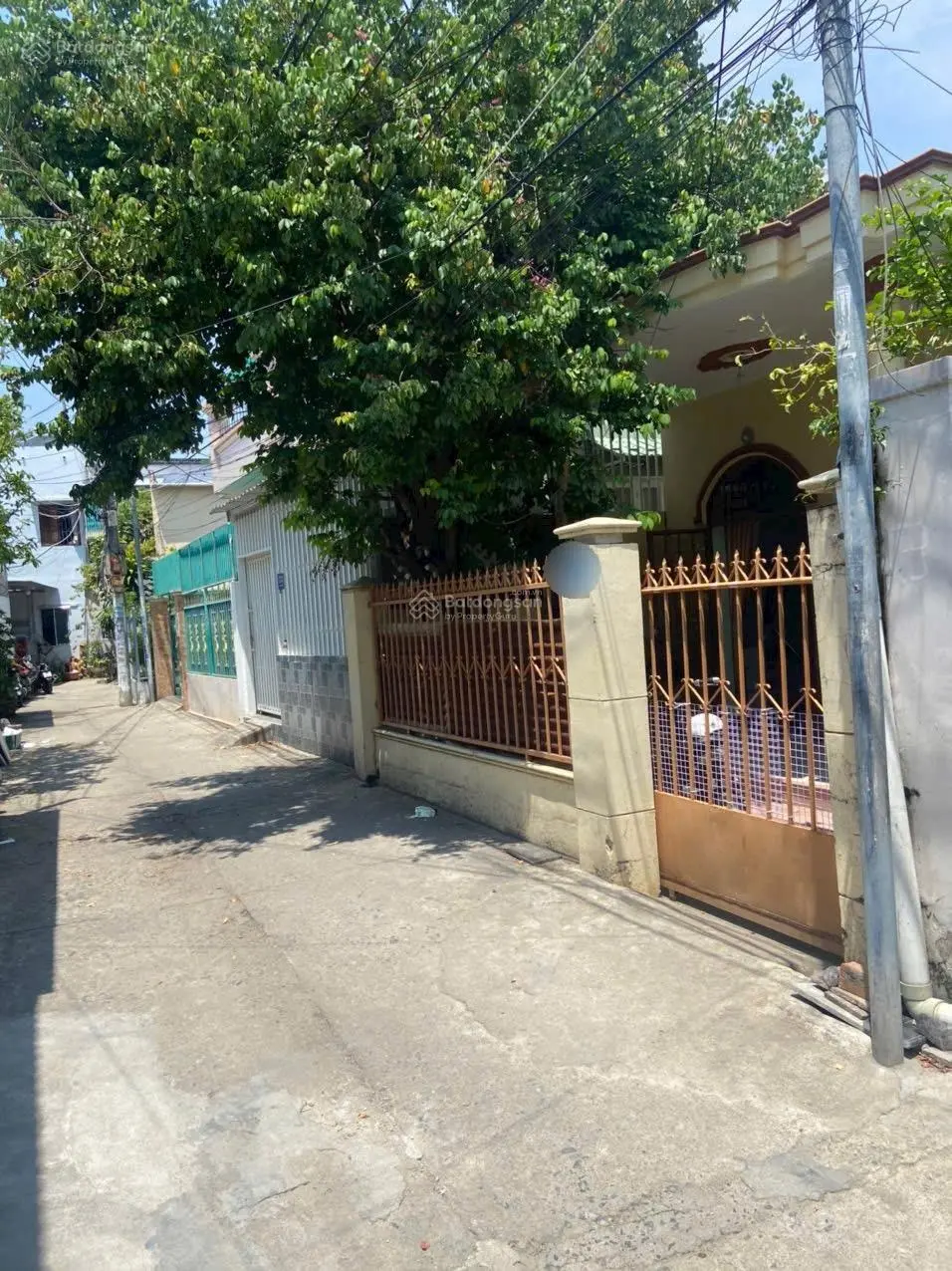 Bán nhà cấp 4 cũ (113.6m2, ngang 5.8m) hẻm 4m Mai Xuân Thưởng, cách biển 600m. Giá bán 4.15 tỷ