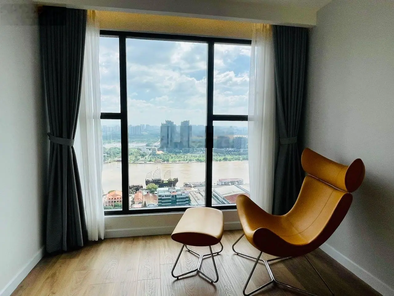 Cập nhật giỏ hàng cần bán nhanh căn hộ Saigon Royal quận 4 gía tốt. LH: 0909 024 ***
