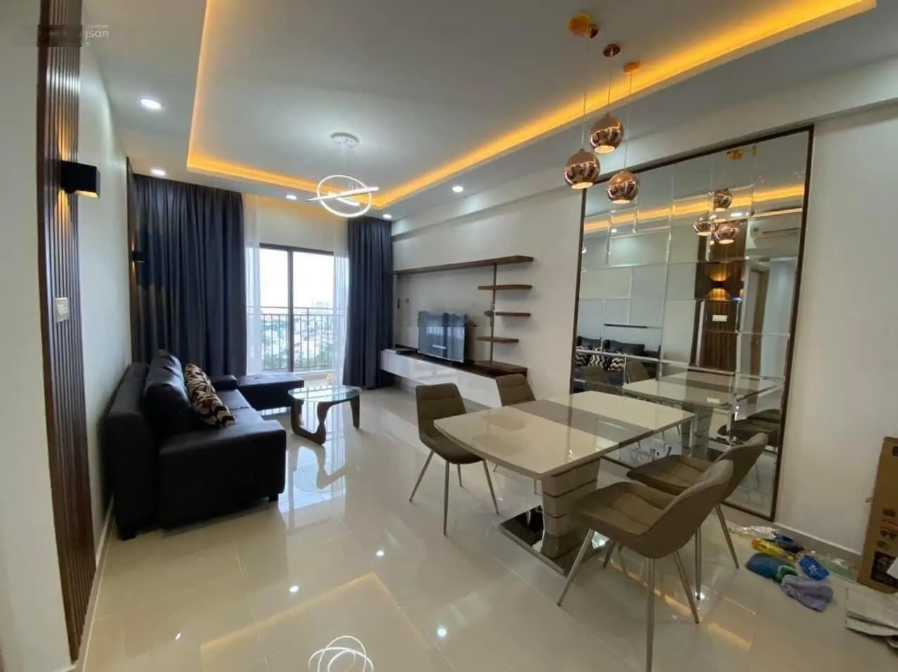 Cần bán căn 2pn - 2wc full nội thất , tháp trung tâm . giá thật xem nhà dễ dàng