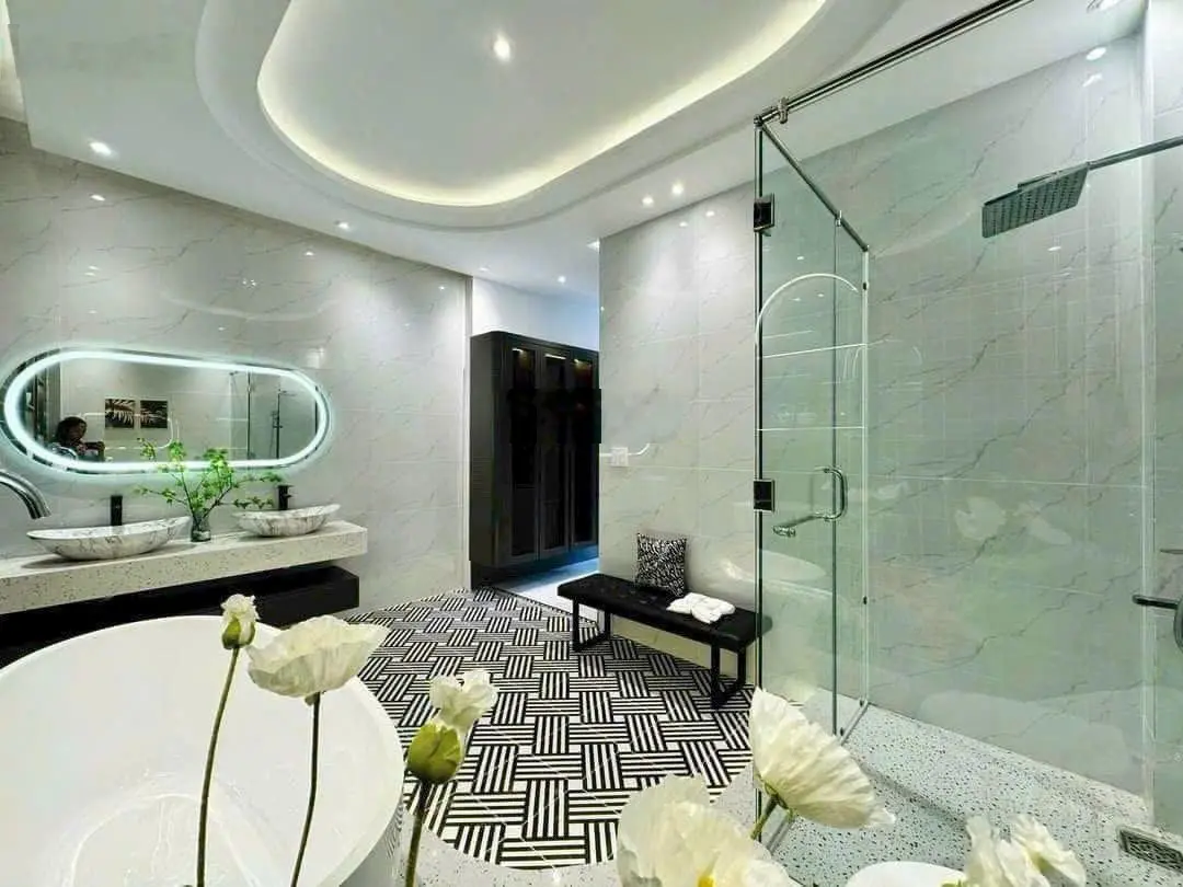 Bán nhà khu Lotte Cộng Hòa. Nhà 55m2 Hoàng Sa xây 1 trệt 2 lầu + sân thượng. Sổ riêng, giá 2 tỷ 890