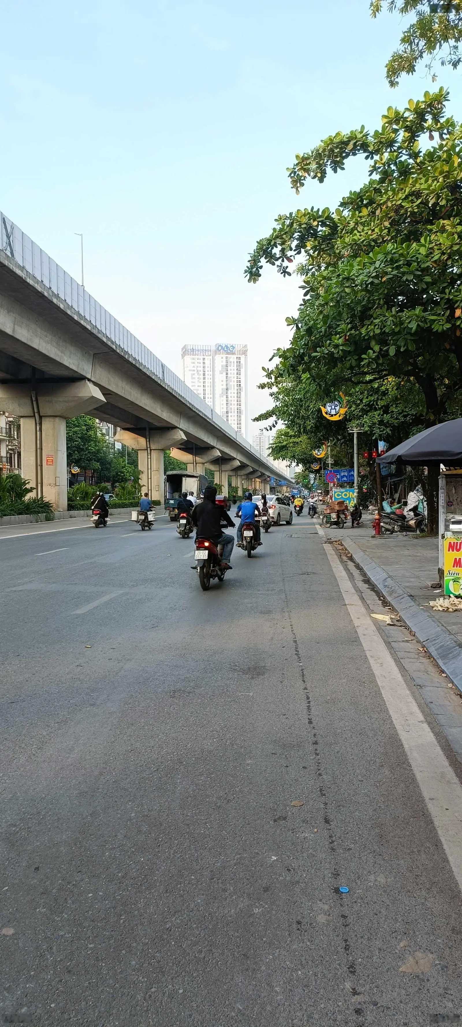 Mặt phố lô góc Quang Trung, Hà Đông, 56m, 5 tầng, mt5m vỉa hè, ô tô tránh KD đỉnh. Giá 18.9 tỷ.
